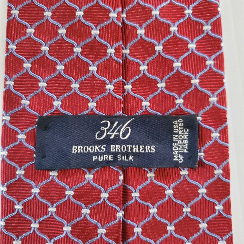 Brooks Brothers 346 Mens Red Geometric Trellis Pure Silk Necktie Made in USA